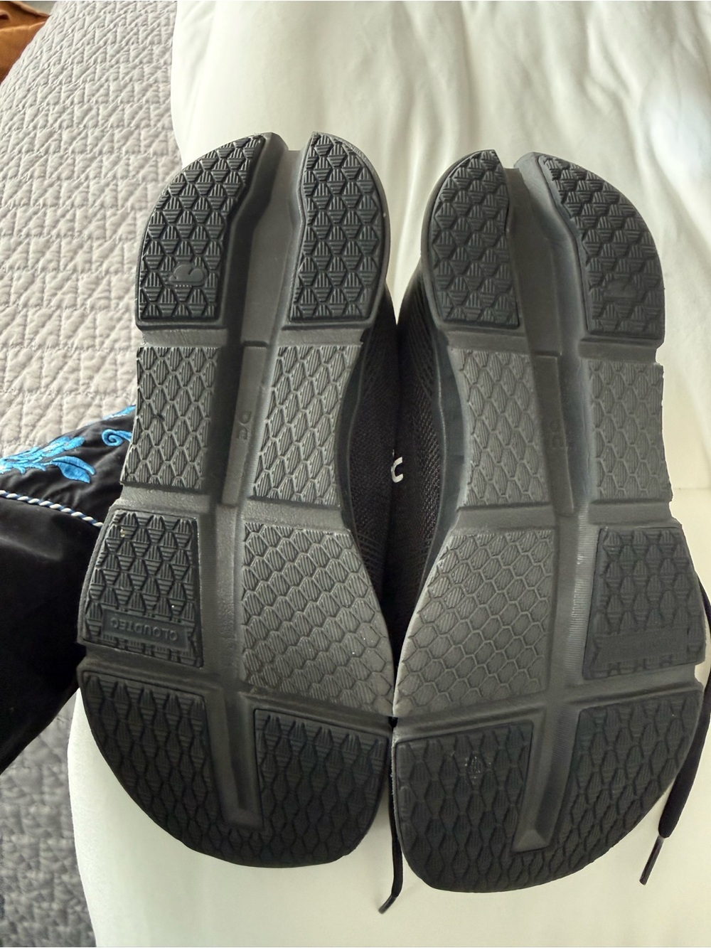 On Running Men's Cloudflow Black Athletic Running Shoes - Picture 3 of 6